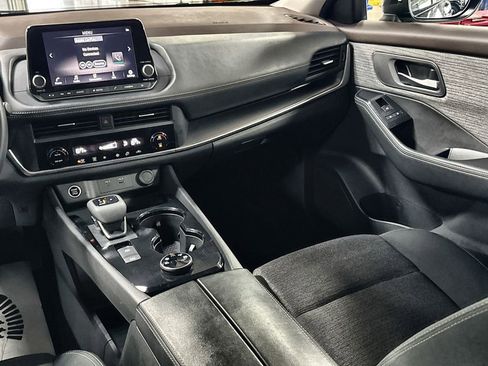 Used 2023 Nissan Rogue SV image 26