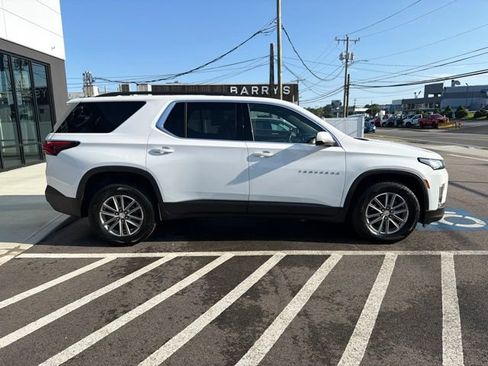 Used 2023 Chevrolet Traverse LT AWD/4WD image 3