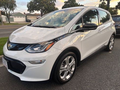 Used 2019 Chevrolet Bolt LT FWD image 1