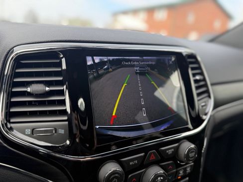 Used 2020 Jeep Grand Cherokee Limited w/ Premium Lighting Group image 15