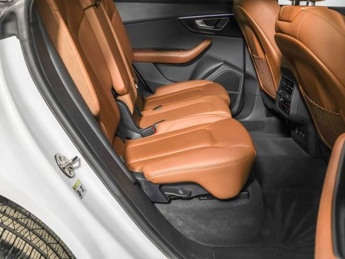 Used 2022 Audi Q8 Premium Plus w/ Premium Plus Package image 45