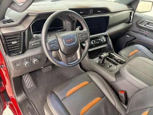Used 2024 GMC Sierra 1500 AT4 w/ Technology Package AWD/4WD image 4