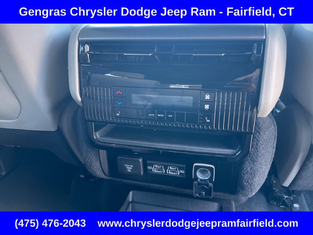 Certified 2025 Jeep Wagoneer Series II AWD/4WD image 28