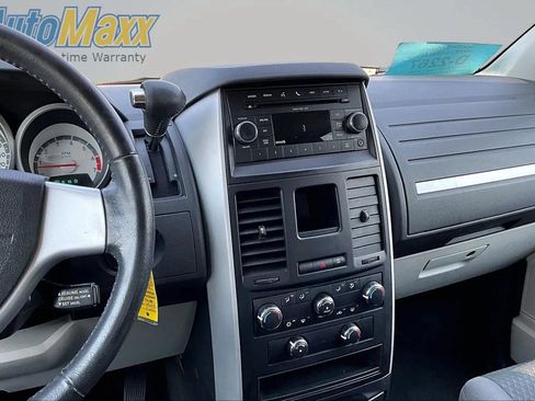 Used 2010 Dodge Grand Caravan Hero w/ Popular Equipment Group FWD image 9