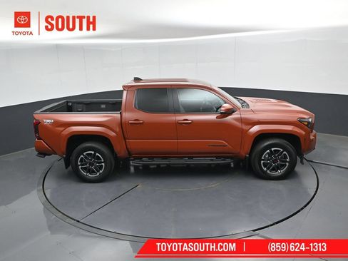 Used 2025 Toyota Tacoma TRD Sport w/ TRD Sport Upgrade Package AWD/4WD image 45