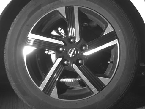 Used 2025 Nissan Sentra SV image 15