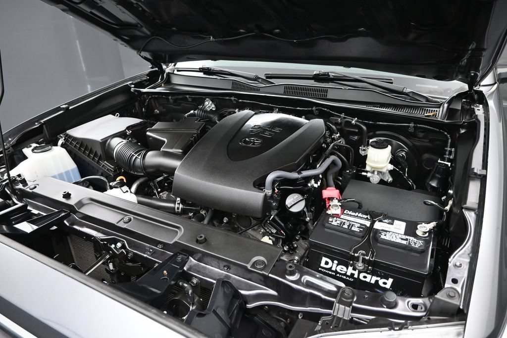 Used 2021 Toyota Tacoma SR5 RWD image 3