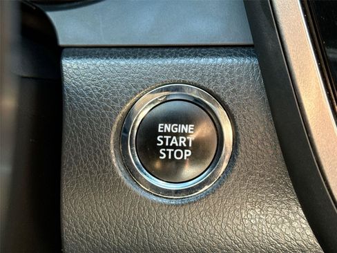 Used 2022 Toyota Camry XSE FWD image 33
