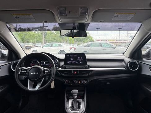 Used 2024 Kia Forte LXS w/ LXS Technology Package FWD image 19