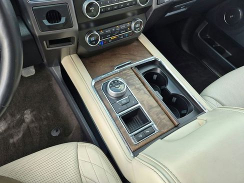 Used 2021 Ford Expedition Platinum RWD image 21