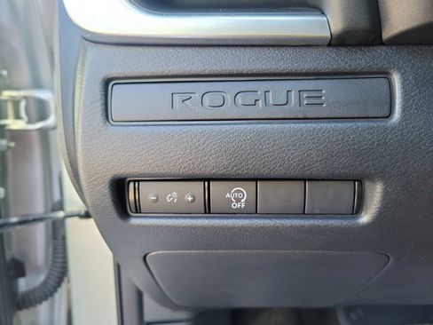 Used 2024 Nissan Rogue S image 20