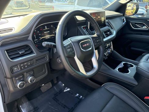 Certified 2024 GMC Yukon XL SLT w/ SLT Luxury Package image 16