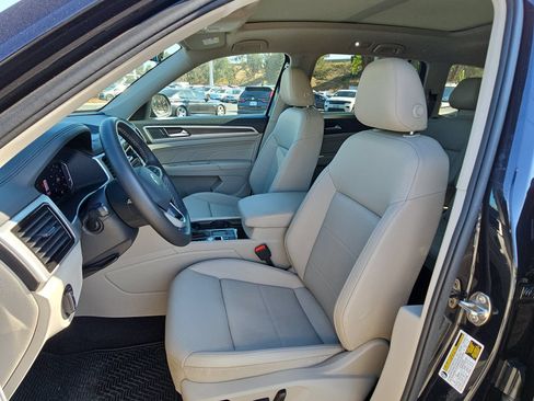 Used 2023 Volkswagen Atlas SE w/ Panoramic Sunroof Package FWD image 17