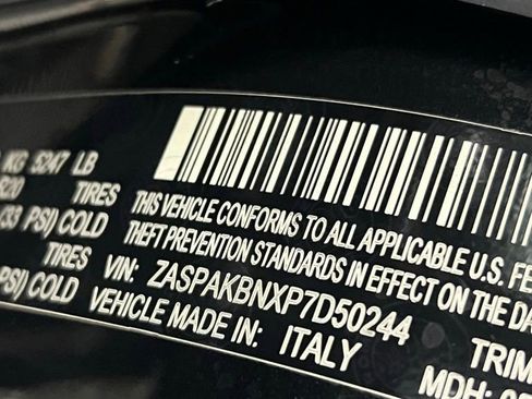 Used 2023 Alfa Romeo Stelvio Veloce image 38