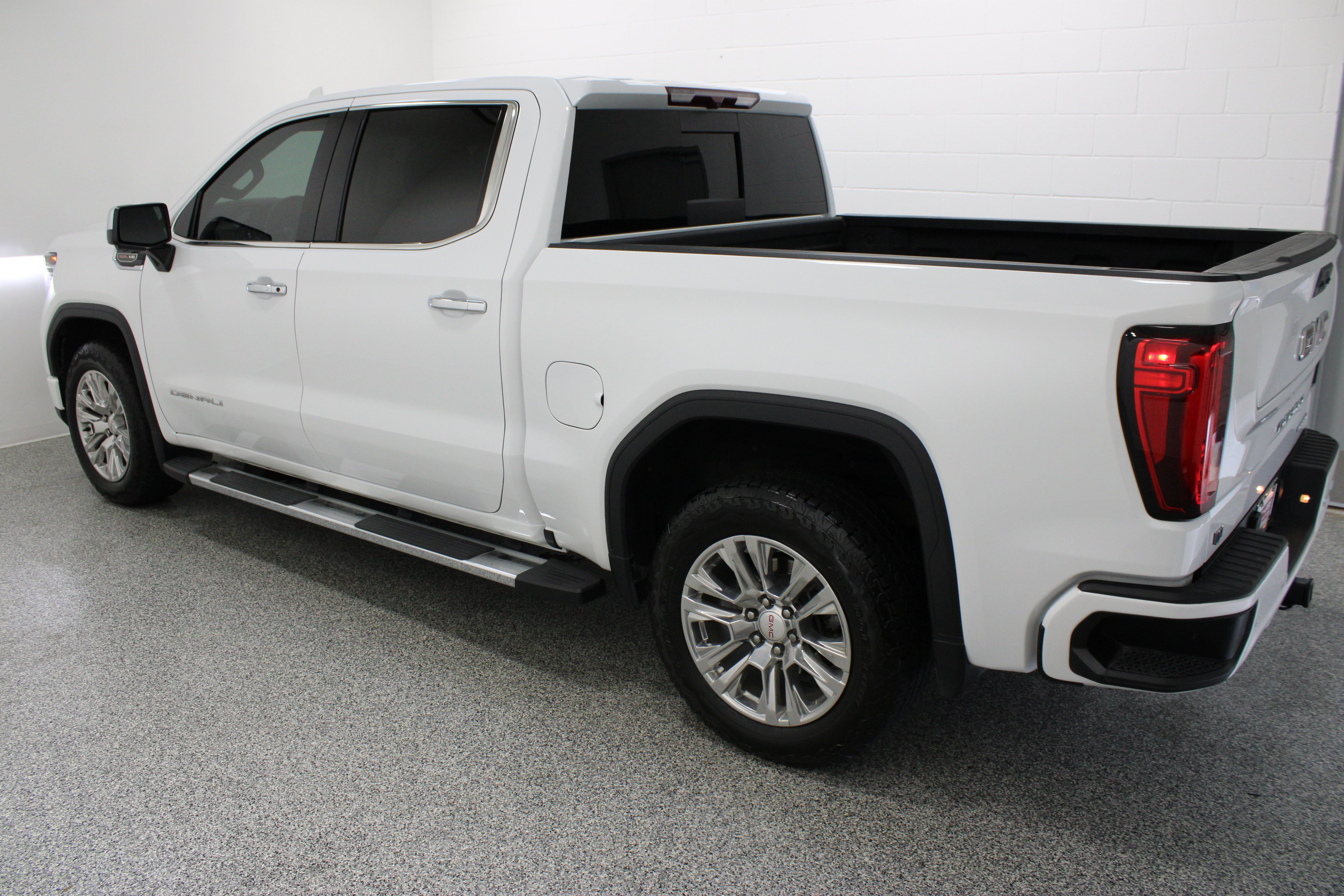 Used 2024 GMC Sierra 1500 Denali AWD/4WD image 11