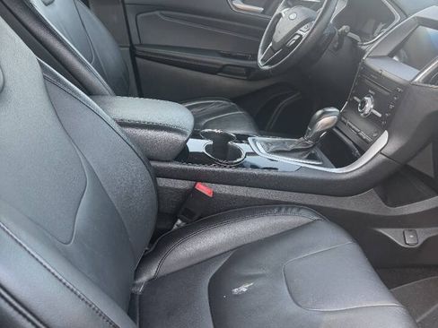Used 2018 Ford Edge Titanium w/ Technology Package AWD/4WD image 5