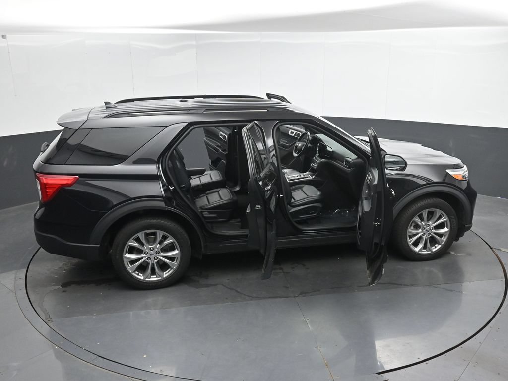 Used 2020 Ford Explorer XLT w/ Equipment Group 202A AWD/4WD image 49