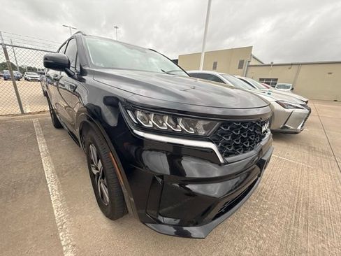 Used 2022 Kia Sorento S w/ Panoramic Sunroof Package FWD image 3