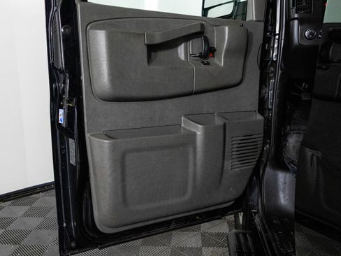 Used 2018 Chevrolet Express 3500 LT w/ LT Preferred Equipment Group image 33