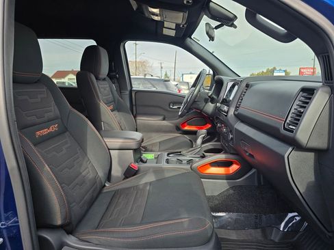 Used 2022 Nissan Frontier PRO-4X w/ Technology Package image 12