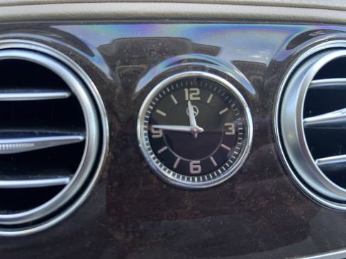 Used 2019 Mercedes-Benz S 560 Sedan image 28