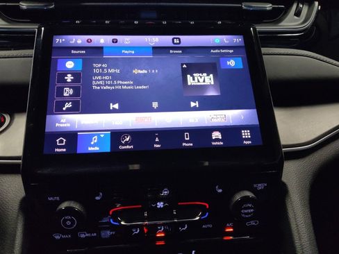 Used 2022 Jeep Grand Cherokee Limited 4xe image 25