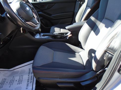 Used 2021 Subaru Crosstrek 2.0i Premium image 11