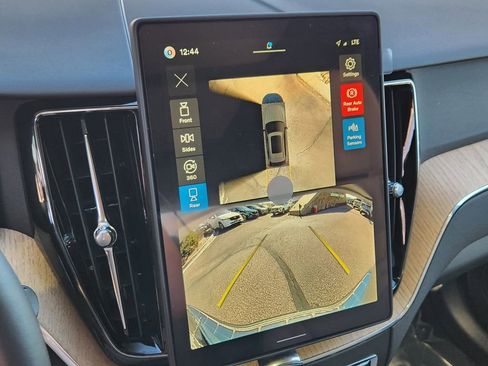 New 2026 Volvo XC60 B5 Plus w/ Protection Package Premier image 8