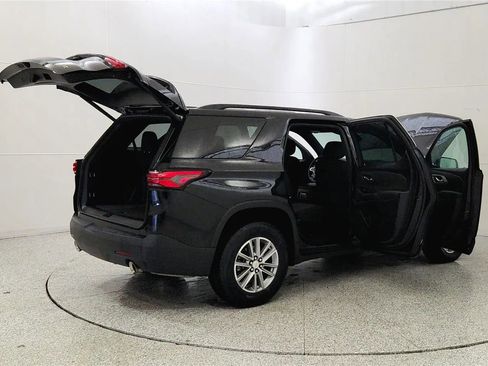 Used 2023 Chevrolet Traverse LT w/ Rear Camera Mirror Package AWD/4WD image 12