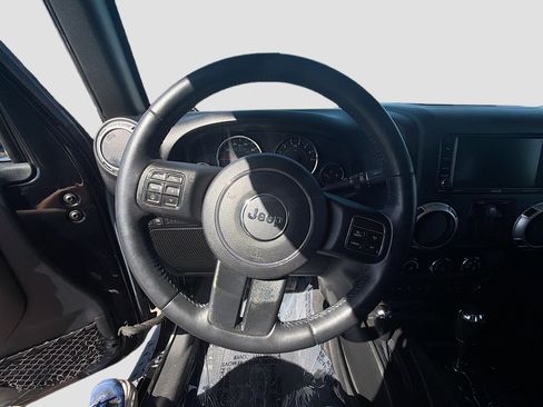 Used 2016 Jeep Wrangler Rubicon w/ Power Convenience Group AWD/4WD image 17