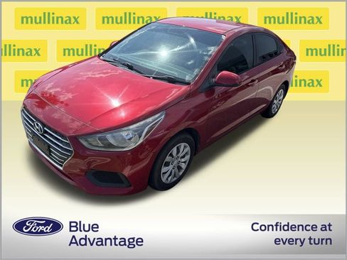 Used 2019 Hyundai Accent SE FWD image 2