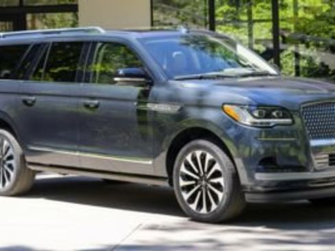 Used 2023 Lincoln Navigator Black Label AWD/4WD image 1
