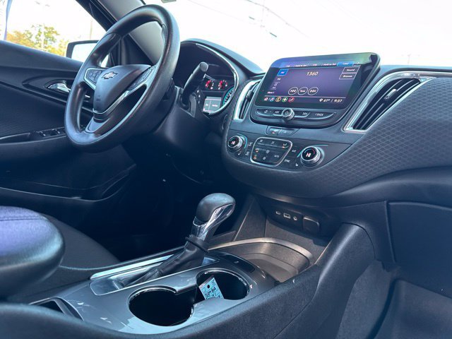 Used 2021 Chevrolet Malibu LT FWD image 27
