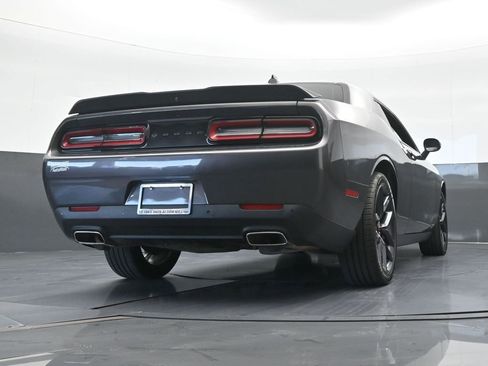 Used 2022 Dodge Challenger SXT w/ Driver Convenience Group RWD image 49