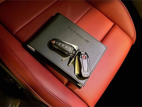 New 2025 Porsche Macan 4S Electric image 14