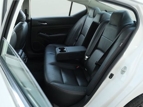 Used 2023 Nissan Altima 2.0 SR FWD image 27