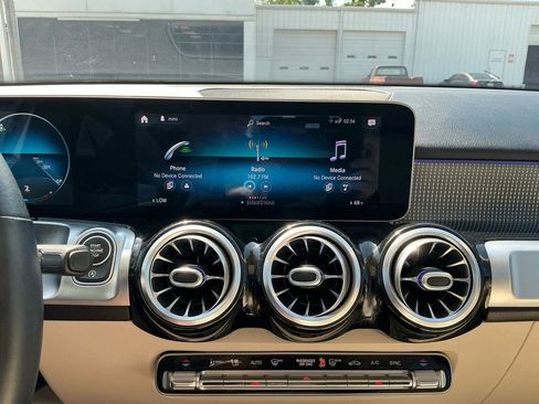 Used 2021 Mercedes-Benz GLB 250 image 26