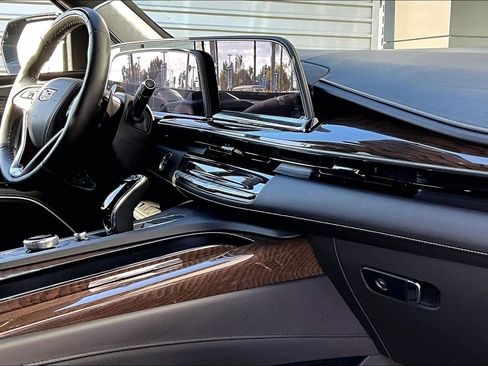 Used 2024 Cadillac Escalade Sport Platinum image 16