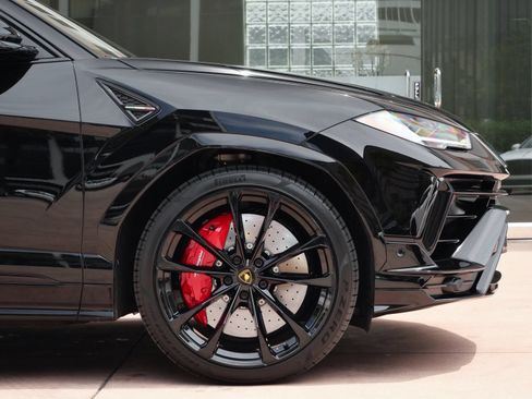 Used 2024 Lamborghini Urus S AWD/4WD image 9