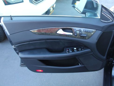 Used 2013 Mercedes-Benz CLS 550 image 17