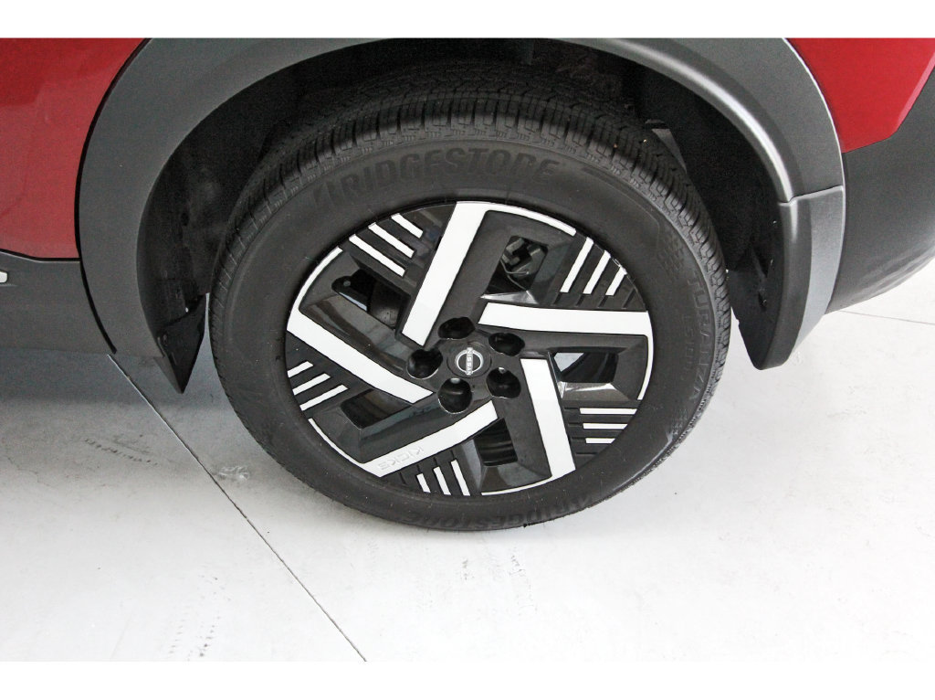 Used 2026 Nissan Kicks SV FWD image 6