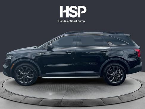 Used 2021 Kia Sorento EX w/ EX AWD X-Line Package image 2