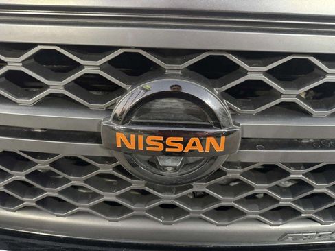 Used 2021 Nissan Titan PRO-4X w/ Pro-4x Convenience Package image 12