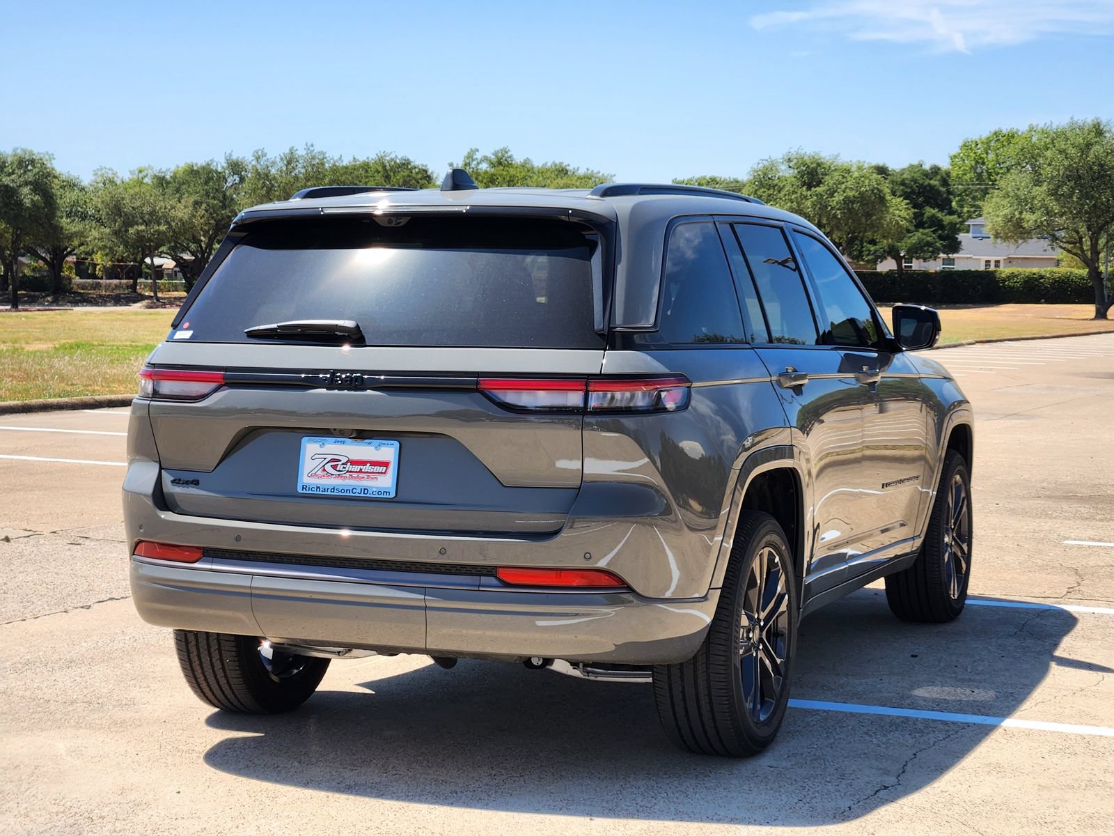New 2027 Jeep Grand Cherokee Limited AWD/4WD image 6