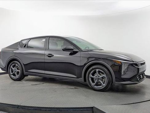Used 2025 Kia K4 FWD image 11