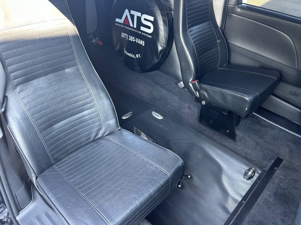 Used 2020 Toyota Sienna SE FWD image 35