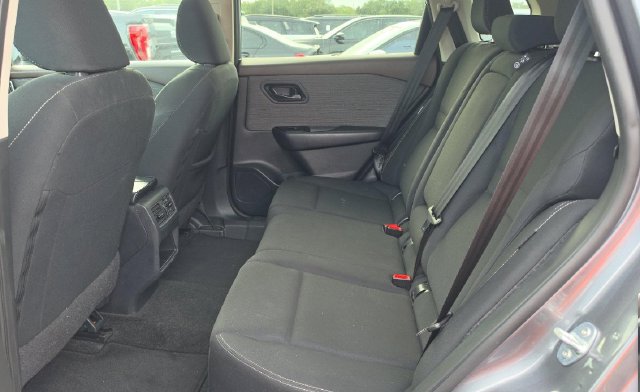 Used 2023 Nissan Rogue S FWD image 7