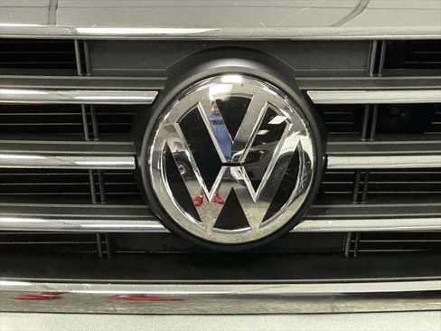 Used 2022 Volkswagen Passat 2.0T SE FWD image 8