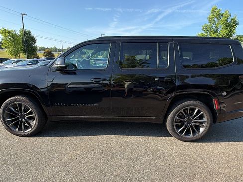 Certified 2025 Jeep Grand Wagoneer Series III w/ Quick Order Packagew 28T AWD/4WD image 11
