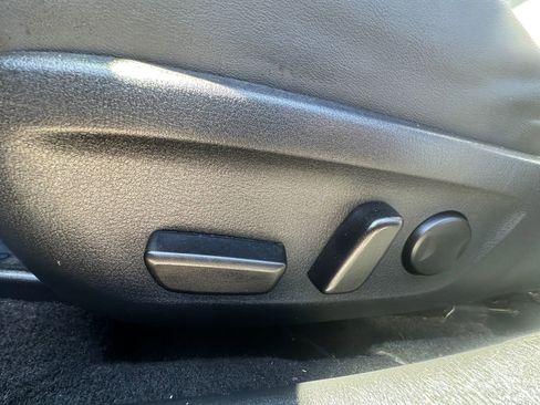 Used 2024 MAZDA MAZDA3 s image 10